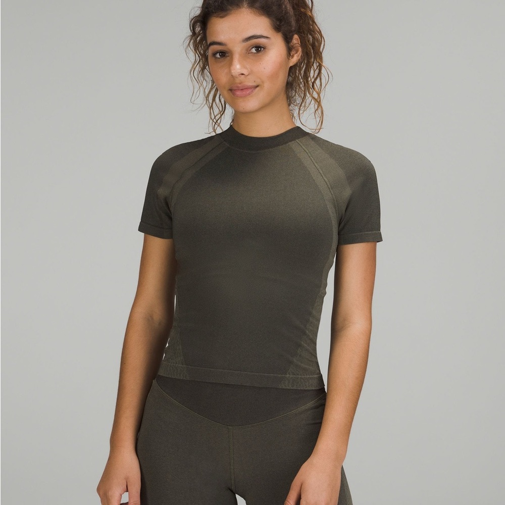 Lululemon Seamless Training Short Sleeve Shirt
